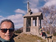 38 Alla Madonnina della neve in vetta al Monte Poieto (1360 m)